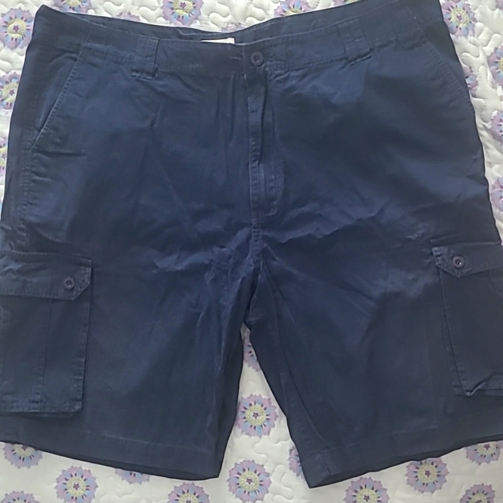 3/$15 HAGGAR Men's navy cargo shorts size 42 (x2)